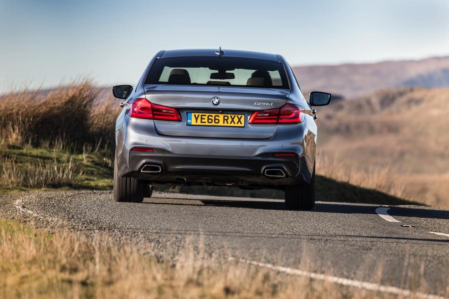  BMW 520d Sedan M Sport 2017 года  (UK) (фото 6 из 40)